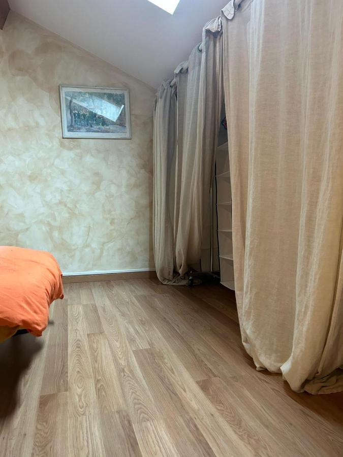 Holiday home La Maison Des Lauriers Rouges *