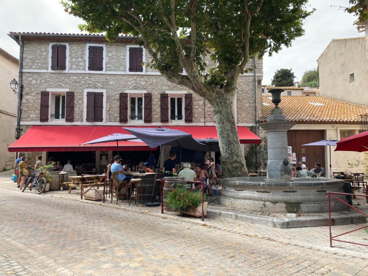 La Maison Des Lauriers Rouges