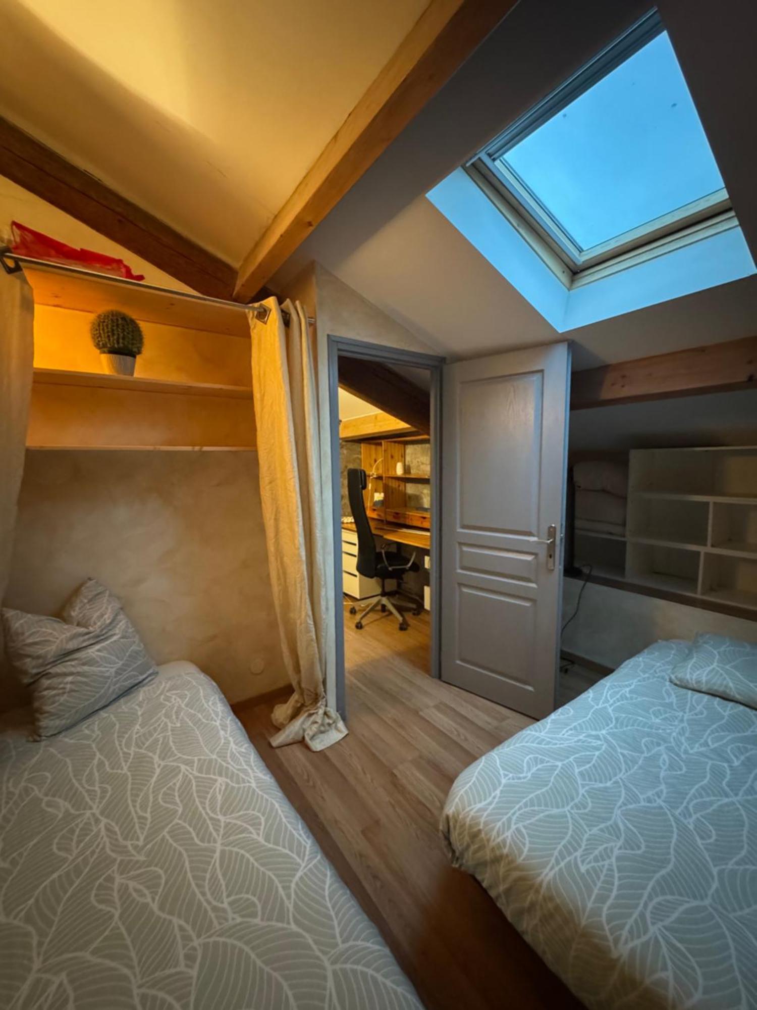 La Maison Des Lauriers Rouges Holiday home